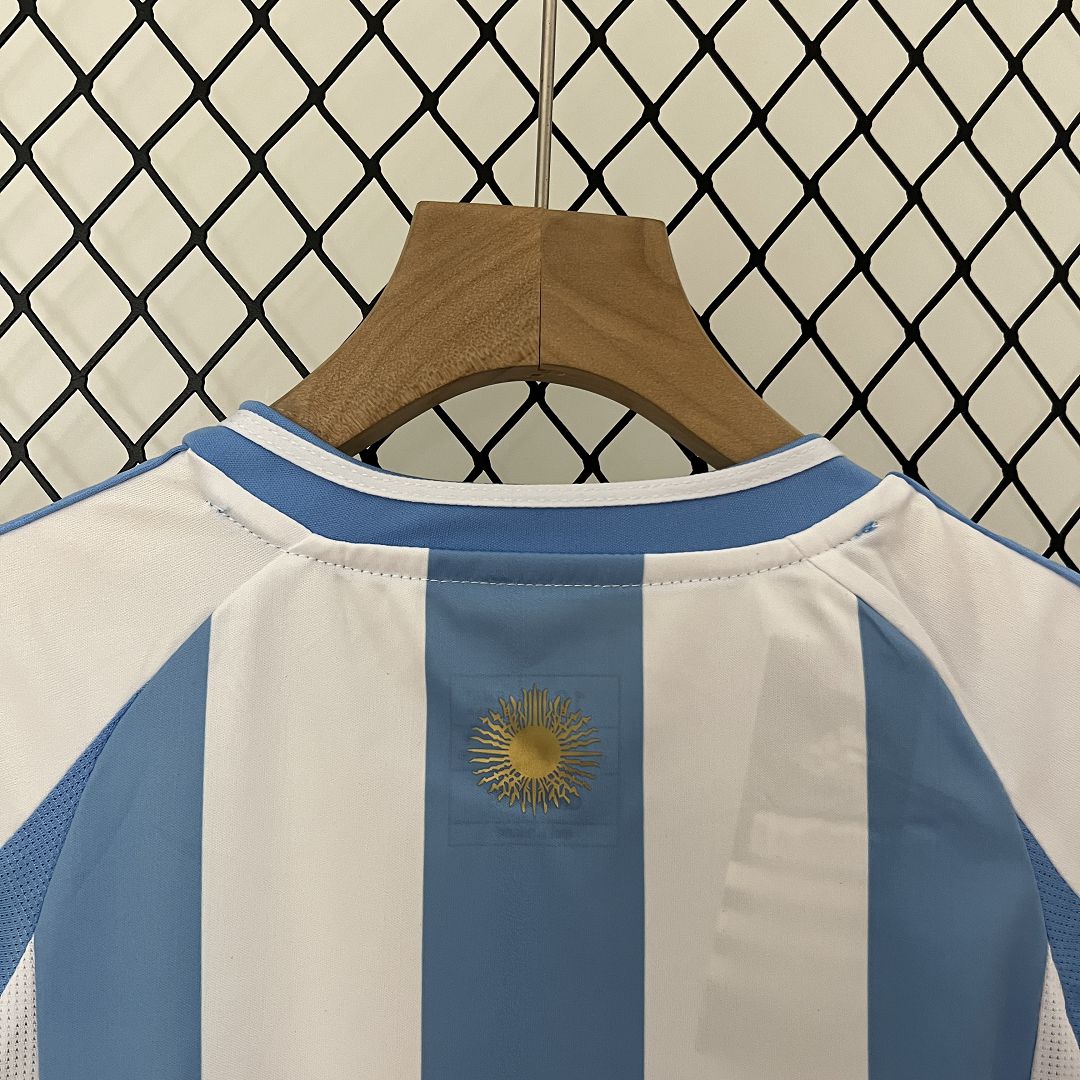 Argentina Casa Conjunto Juvenil 2024 - Patch Fifa Campeões do Mundo 2022